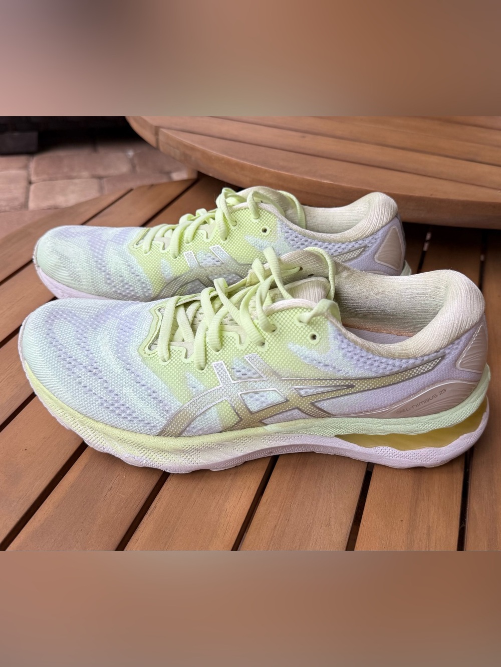 ASICS Gel-Nimbus Women's Athletic Running Shoes. Size 9